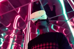 Facebook 谈 AR/VR：虚实相连，体验无边界