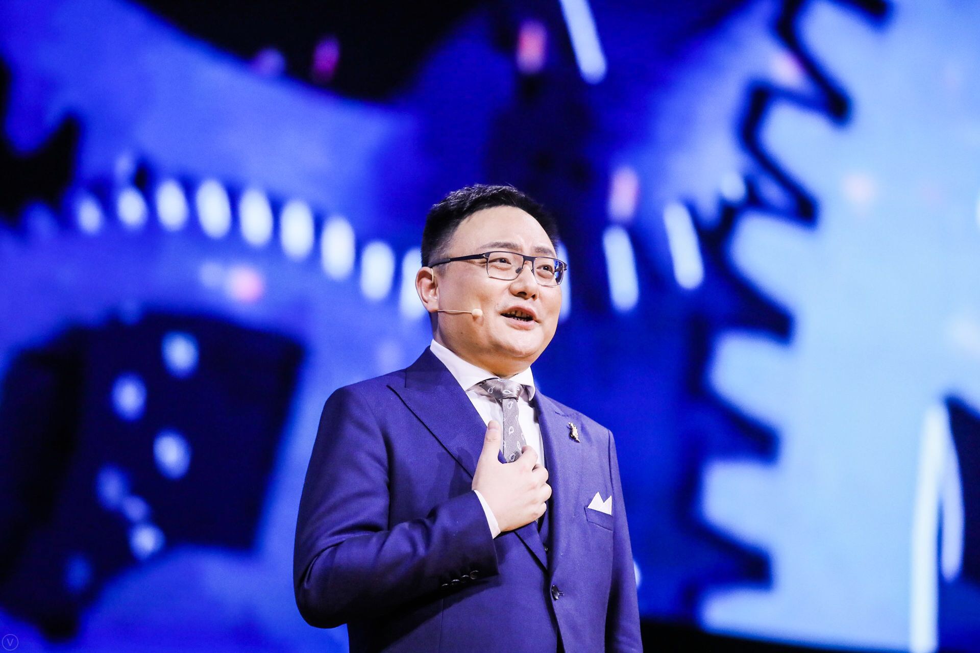 阿里云护航罗振宇2018时间的朋友跨年演讲，与千万观众一起跨年