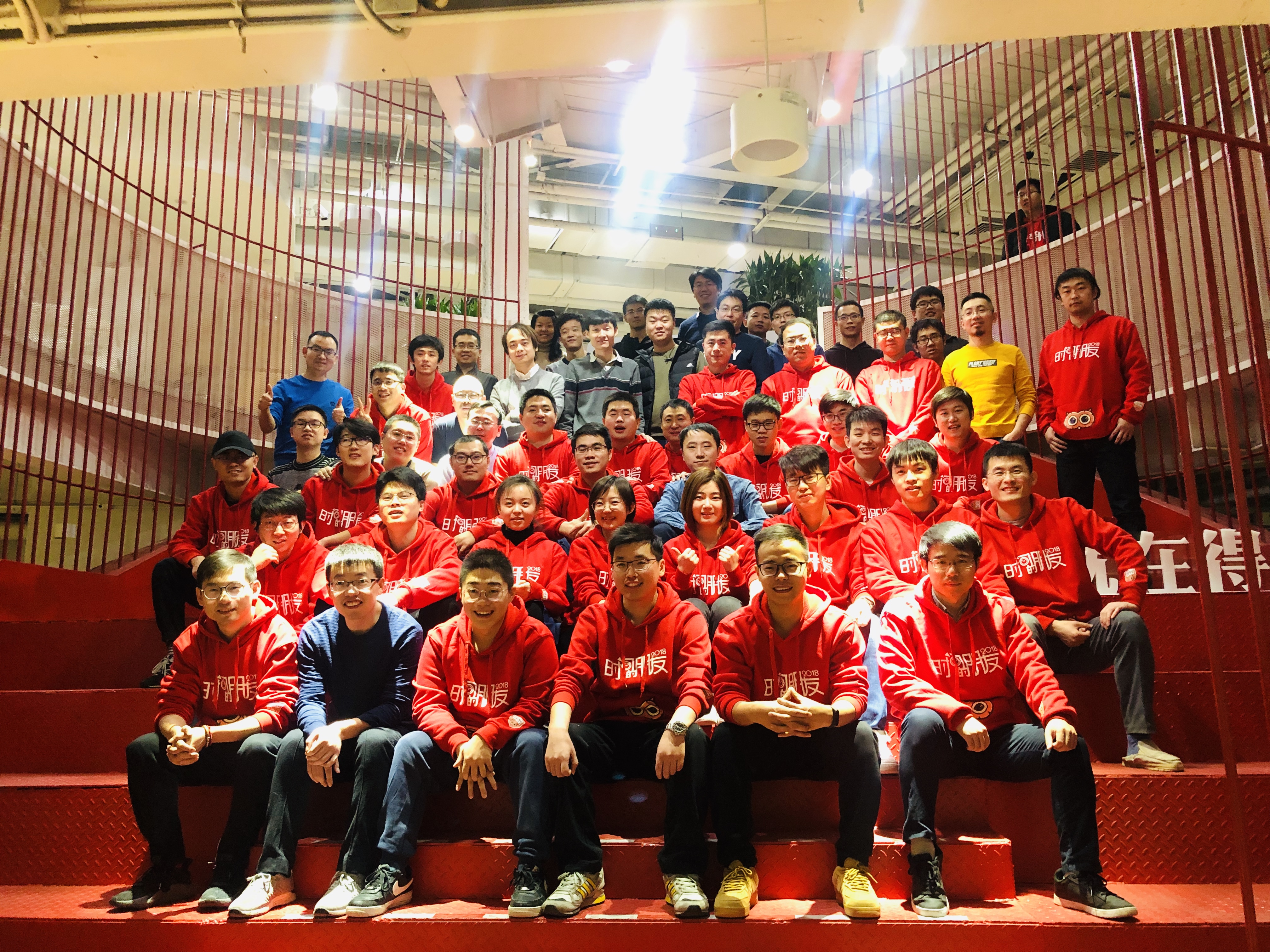 阿里云护航罗振宇2018时间的朋友跨年演讲，与千万观众一起跨年